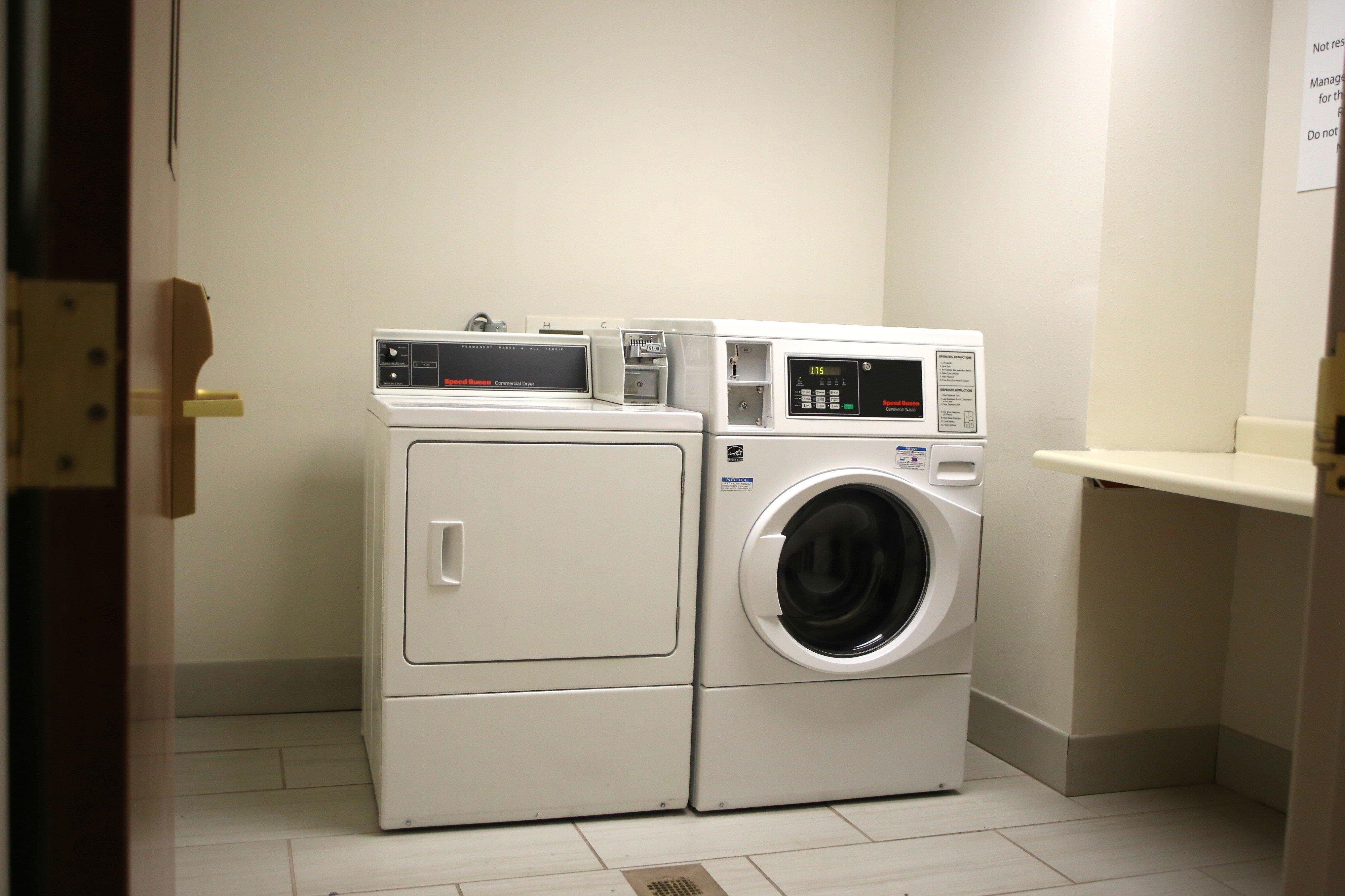 Holiday Inn Express Hotel & Suites Claypool Hill -Richlands Area By Ihg Pounding Mill Dış mekan fotoğraf