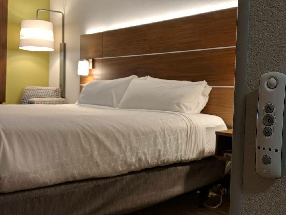 Holiday Inn Express Hotel & Suites Claypool Hill -Richlands Area By Ihg Pounding Mill Dış mekan fotoğraf